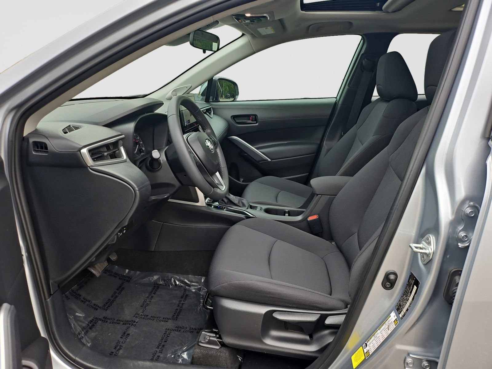 Used 2023 Toyota Corolla Cross LE w/ Moonroof Package FWD image 22