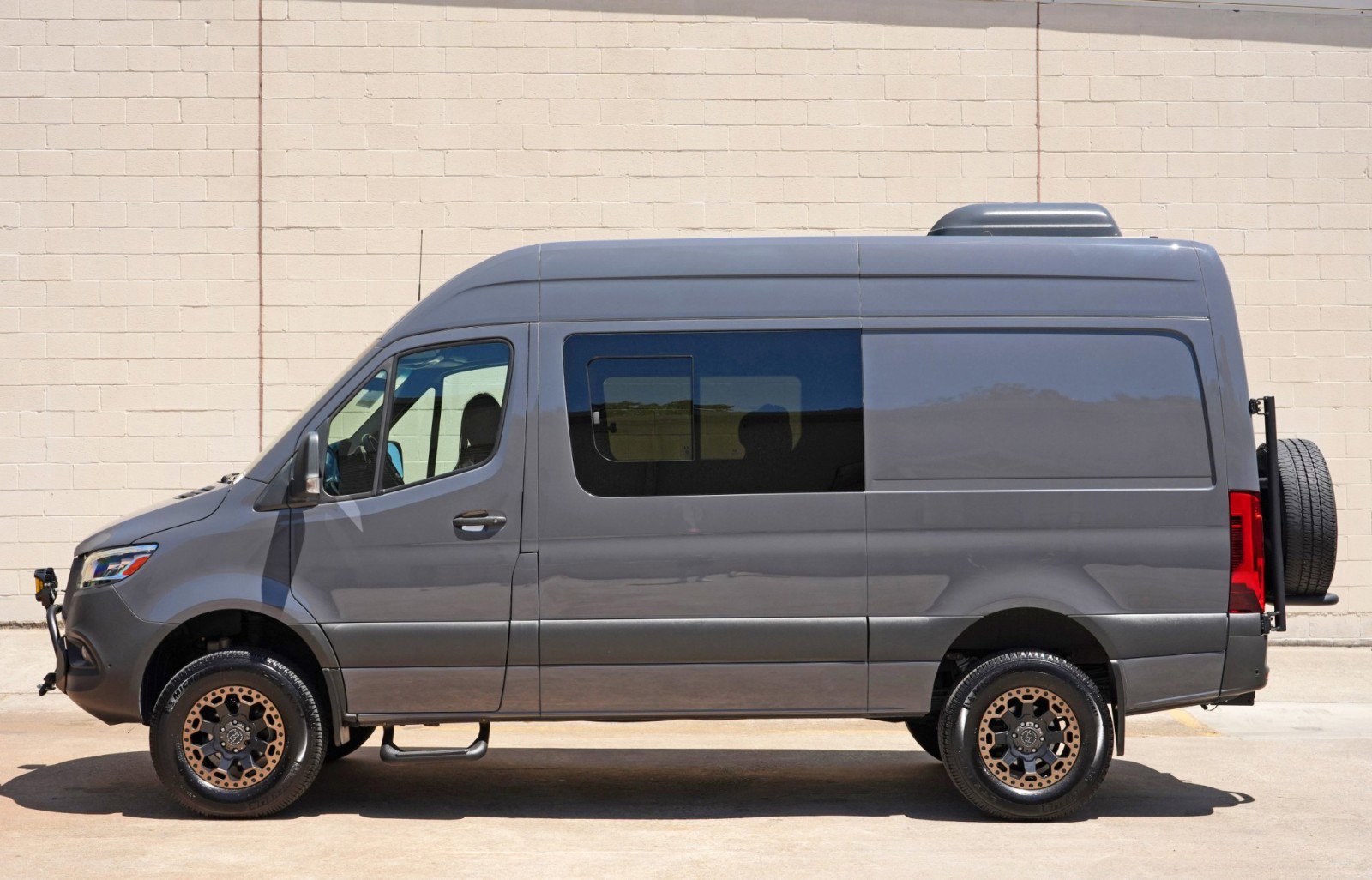 Used 2021 Mercedes-Benz Sprinter 2500 w/ Comfort Plus Package image 51