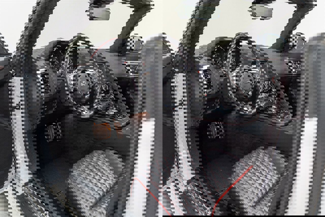 Used 2020 Jaguar F-TYPE SVR image 75