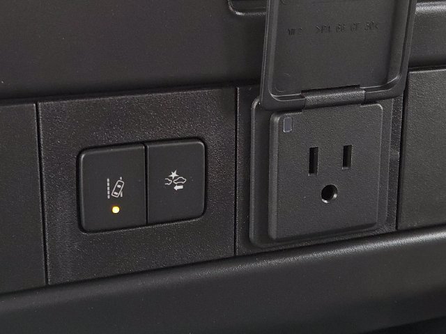 New 2026 GMC Savana 3500 w/ Driver Convenience Package RWD image 7