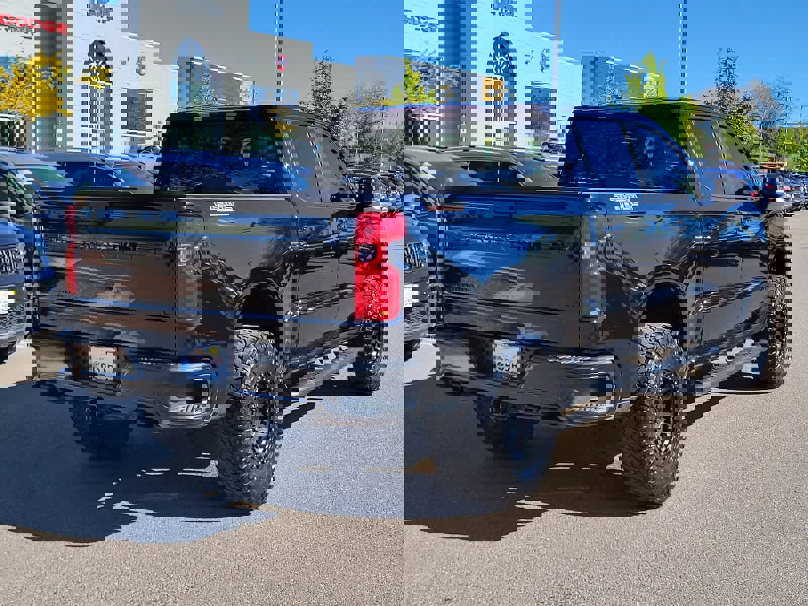 Used 2021 Chevrolet Silverado 1500 LT Trail Boss w/ Convenience Package II video 5