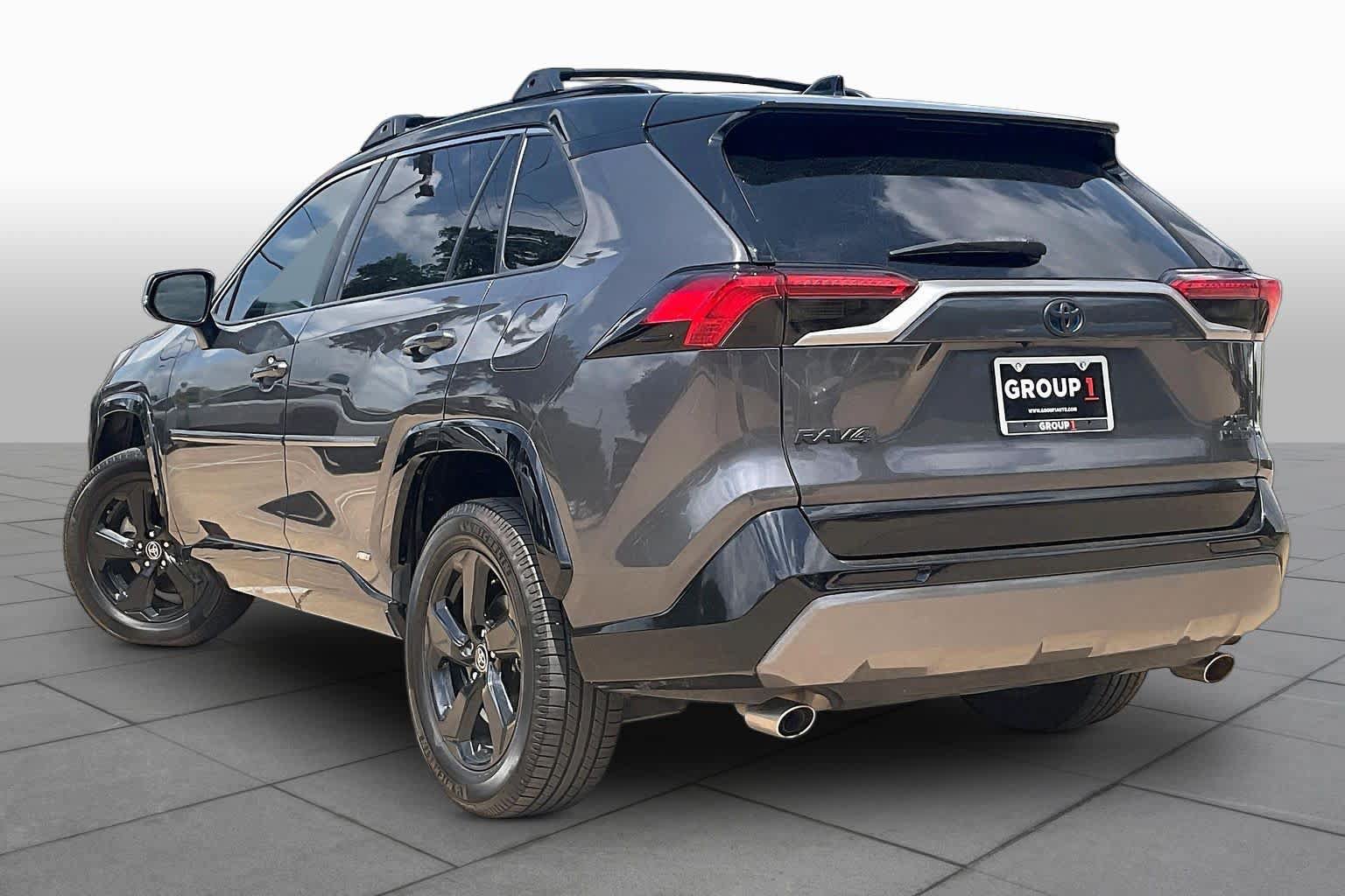 Used 2021 Toyota RAV4 XSE AWD/4WD image 12