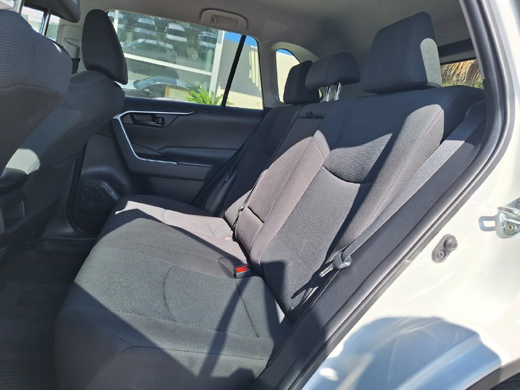 Used 2021 Toyota RAV4 LE FWD image 22