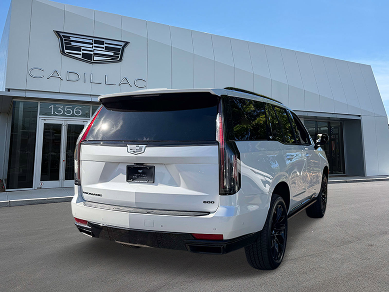 Used 2023 Cadillac Escalade Sport Platinum w/ LPO, ONYX Package AWD/4WD image 5