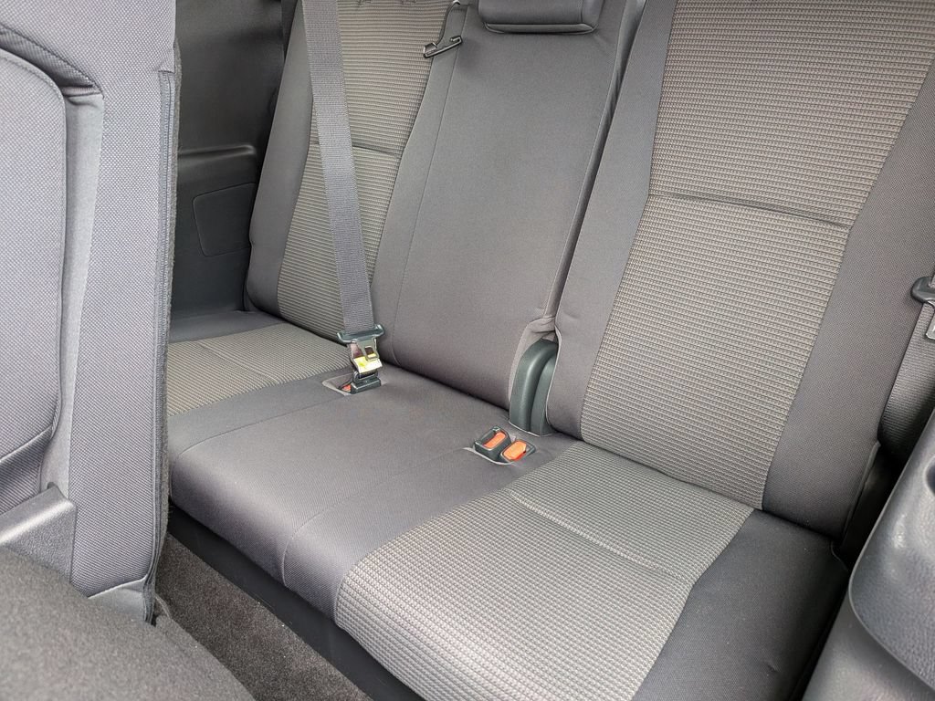 Used 2023 Toyota Highlander LE FWD image 19