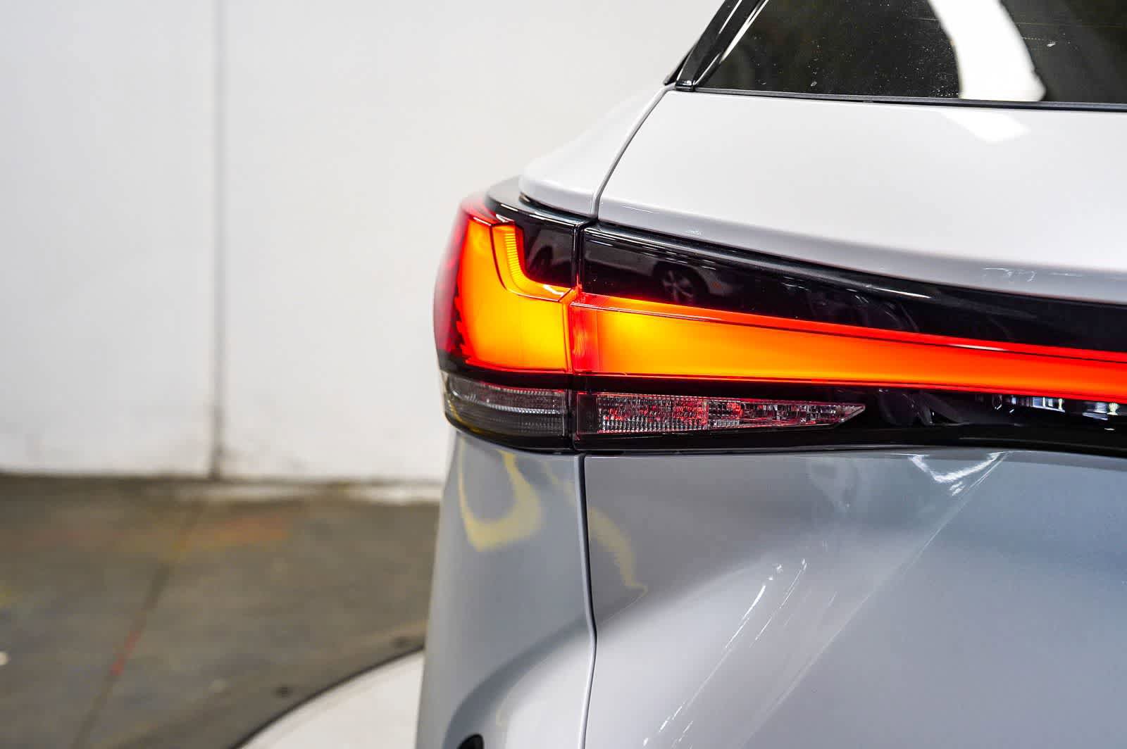 Used 2024 Lexus RX 350h w/ Convenience Package AWD/4WD image 11