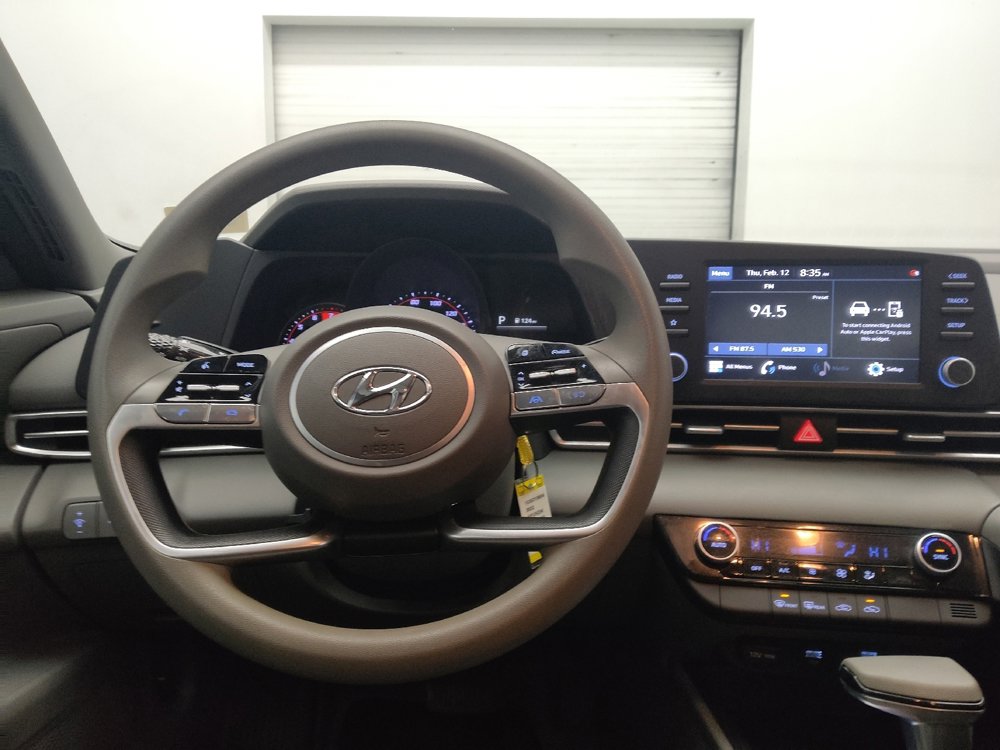 Used 2022 Hyundai Elantra SEL image 22