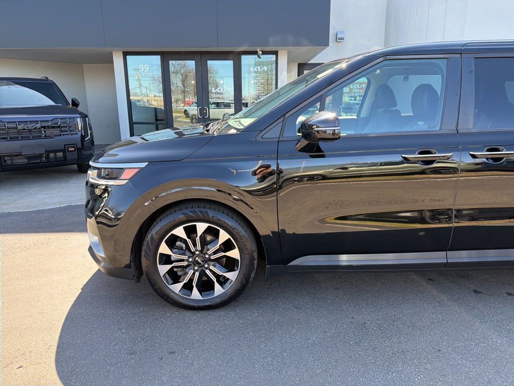 Certified 2024 Kia Carnival EX image 9