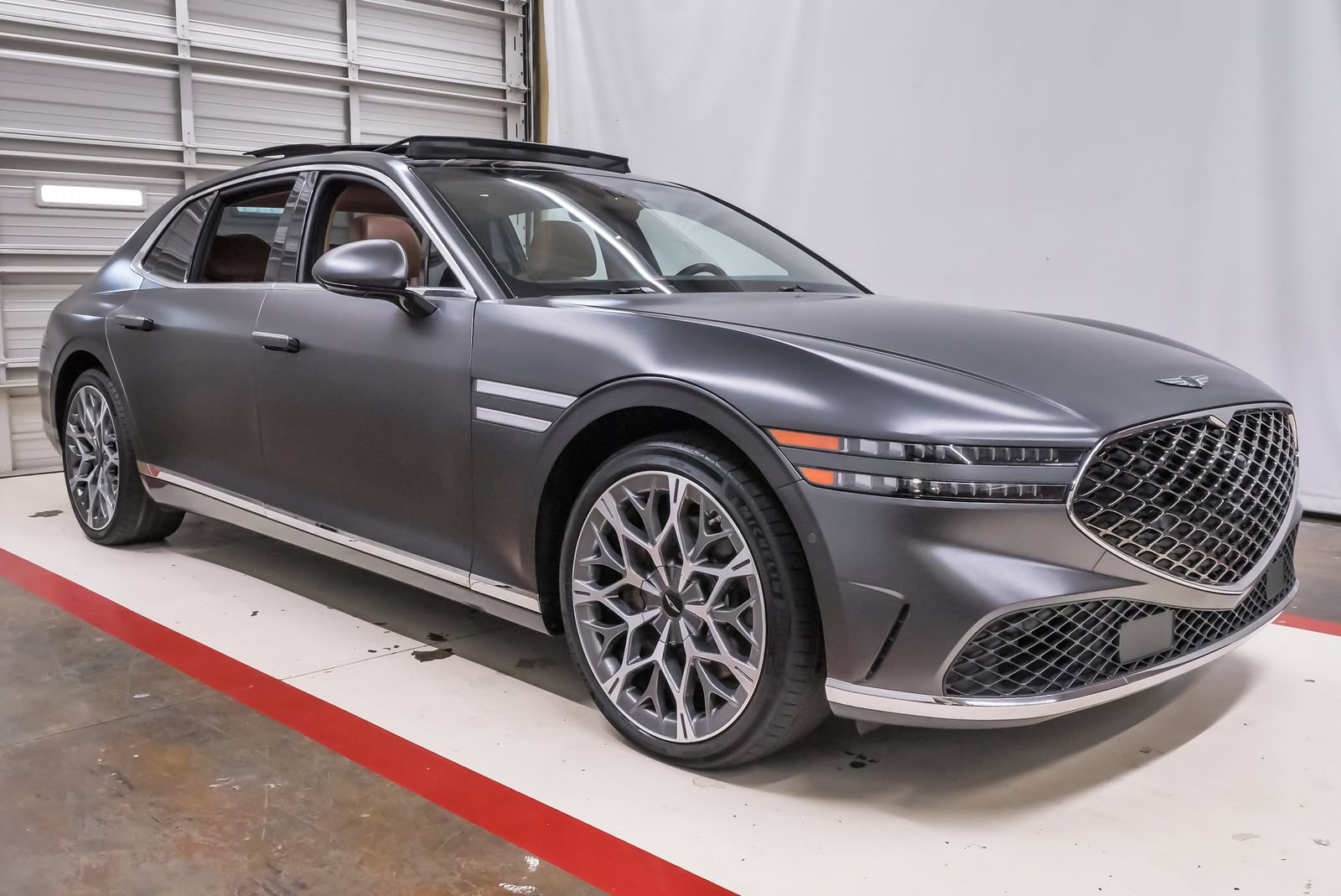 Certified 2023 Genesis G90 3.5T AWD/4WD image 5
