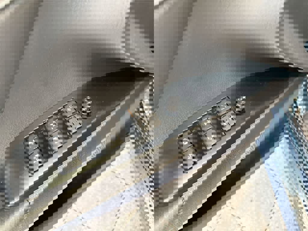 Used 2020 Toyota Camry LE image 17