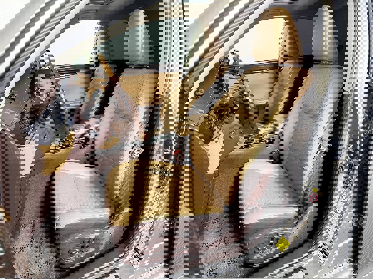 Used 2016 Lexus ES 350 w/ Navigation System Package image 32