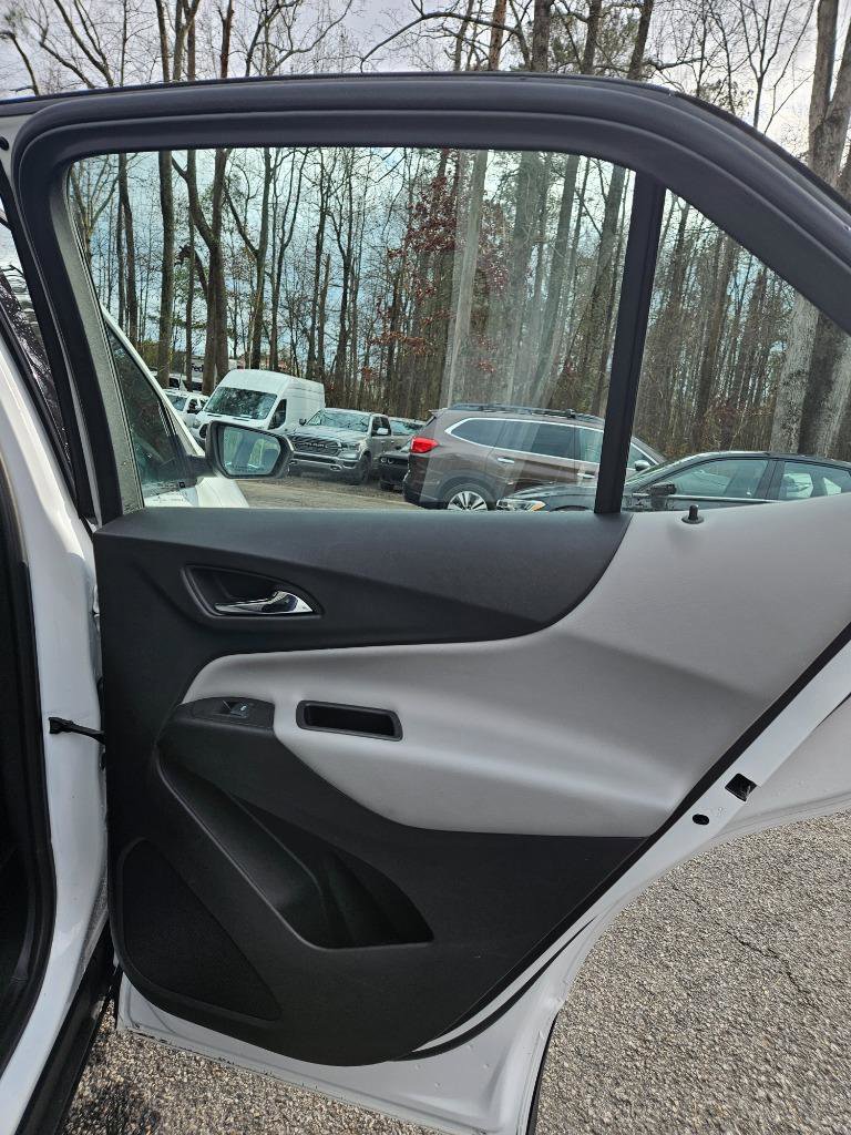 Used 2019 Chevrolet Equinox LS image 39