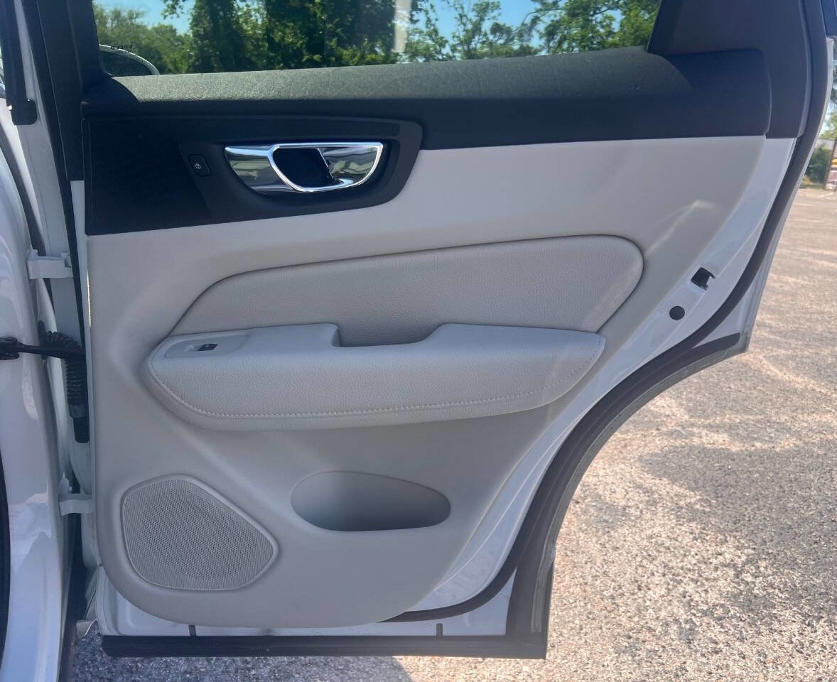 Used 2019 Volvo XC60 T5 Inscription w/ Protection Package Premier AWD/4WD image 17