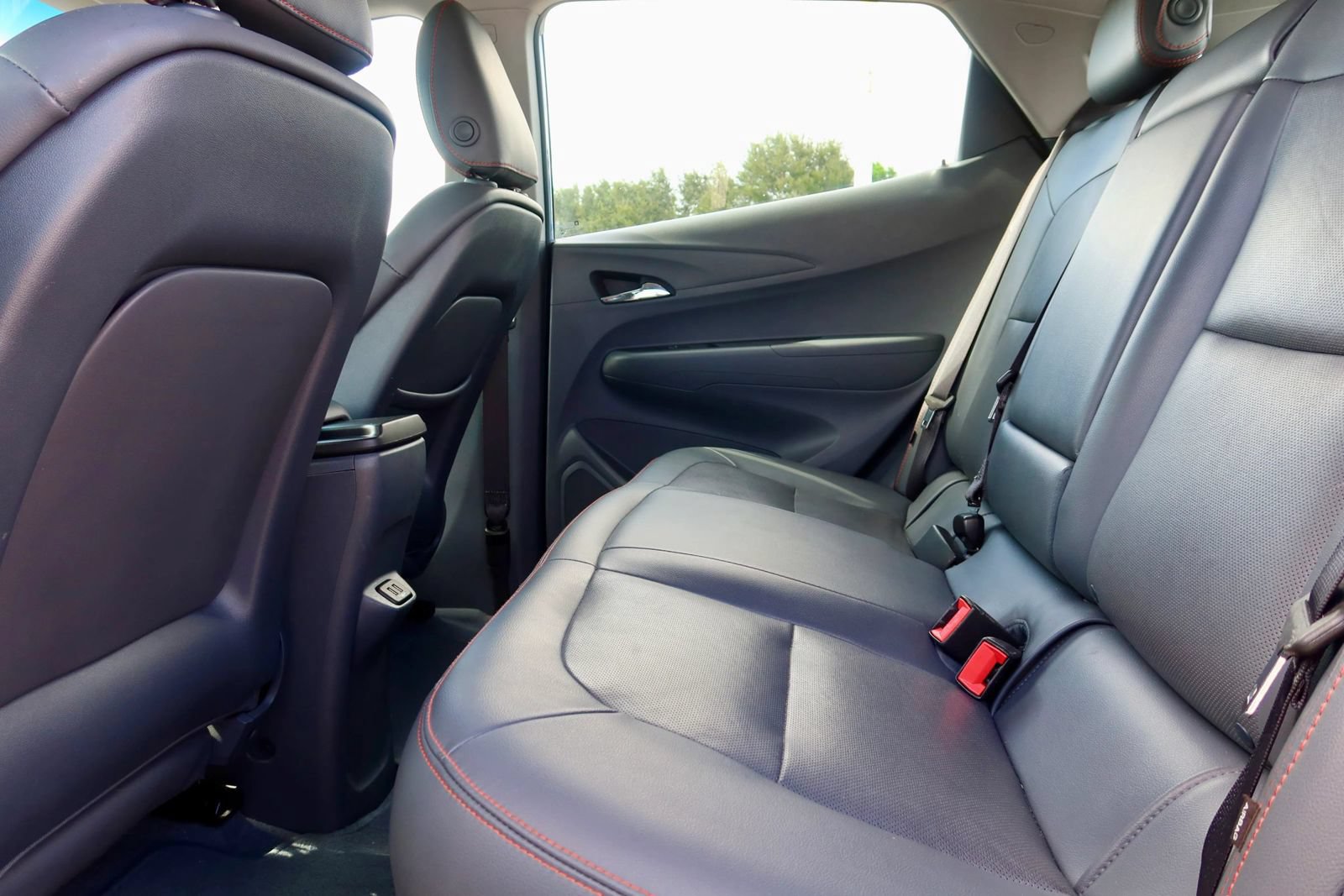Used 2018 Chevrolet Bolt Premier w/ Driver Confidence II Package FWD image 14