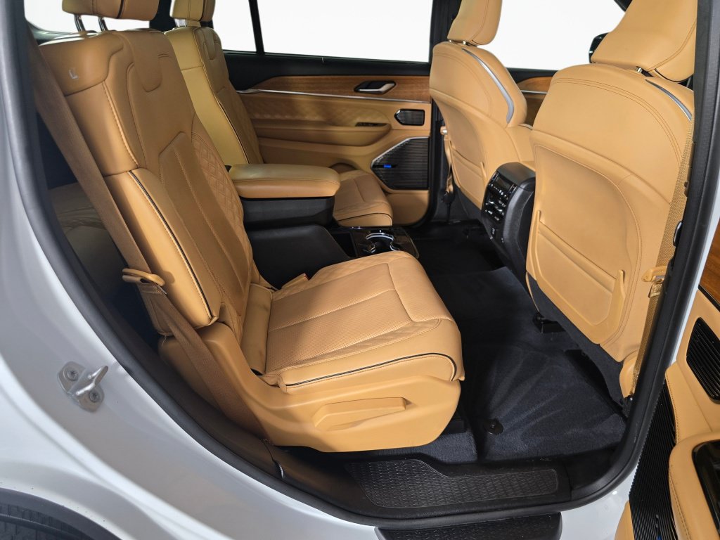 Used 2023 Jeep Grand Cherokee L Summit AWD/4WD image 42