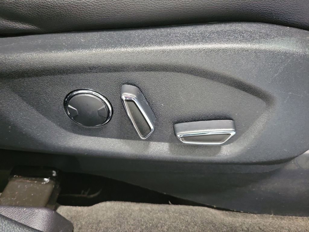 Used 2017 Ford Explorer Limited image 24