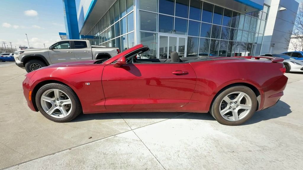 Used 2023 Chevrolet Camaro LT image 5