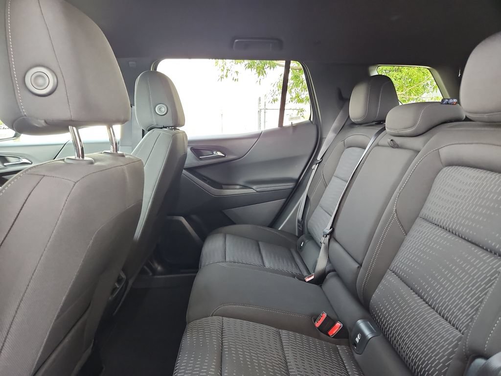Used 2026 Chevrolet Equinox LT FWD image 28