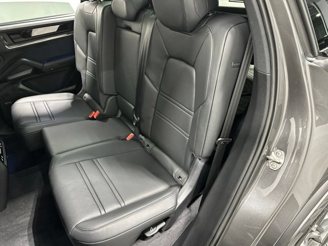 Used 2025 Porsche Cayenne S AWD/4WD image 33