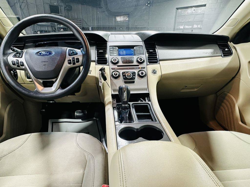 Used 2017 Ford Taurus SE FWD image 25