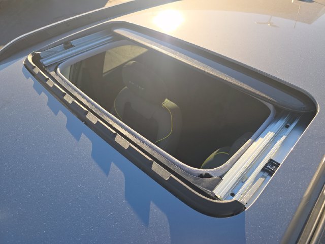 New 2026 Chevrolet Trax ACTIV w/ Sunroof Package FWD image 3