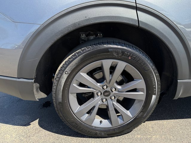 Used 2023 Ford Explorer XLT w/ Equipment Group 202A AWD/4WD image 11