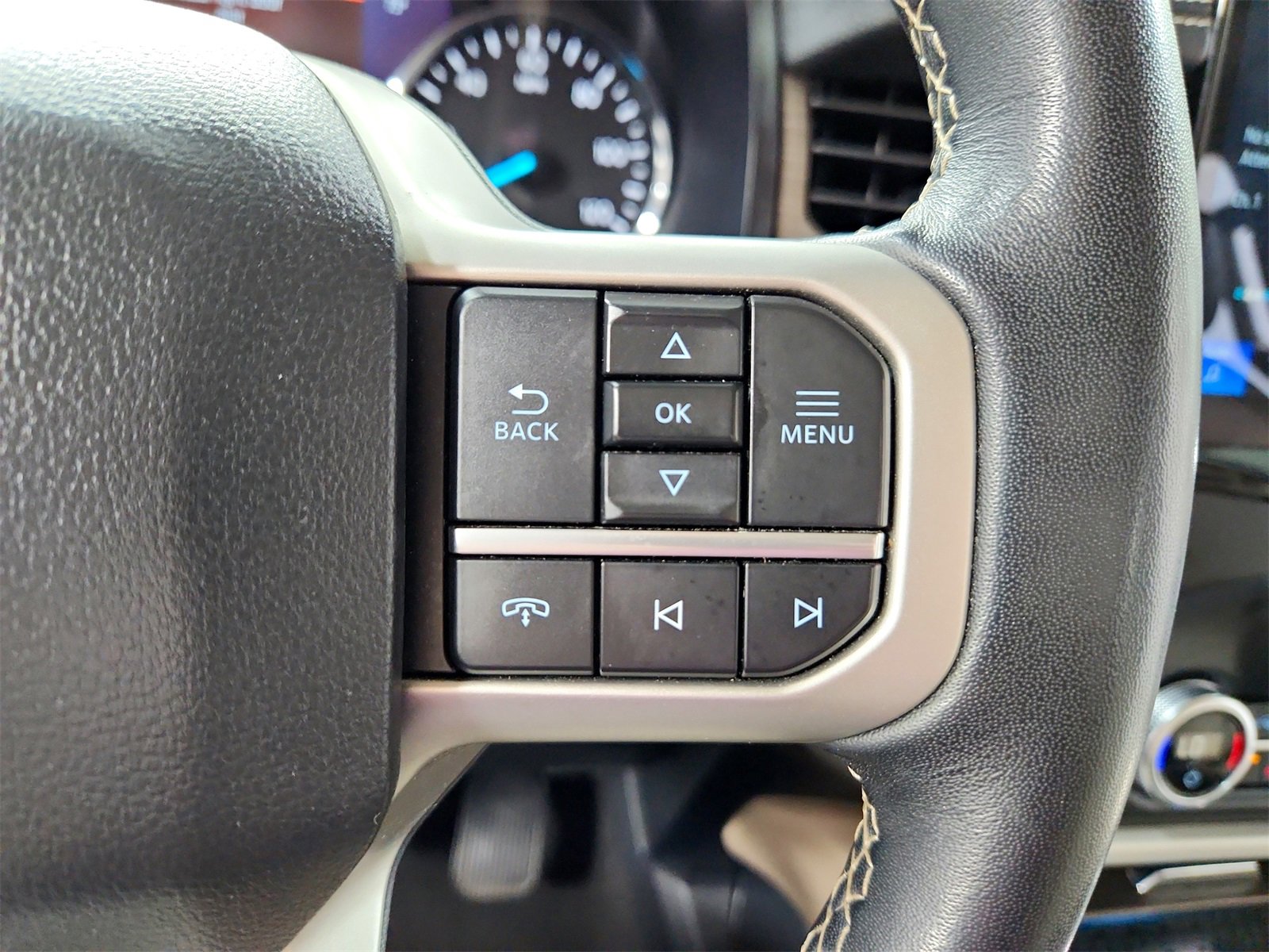 Used 2024 Ford Expedition Limited image 25