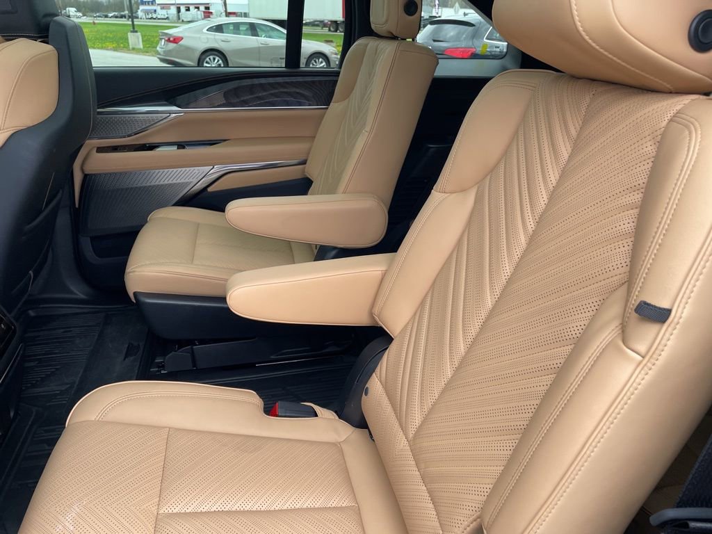 Used 2025 Cadillac Escalade IQ Sport 2 AWD/4WD image 25