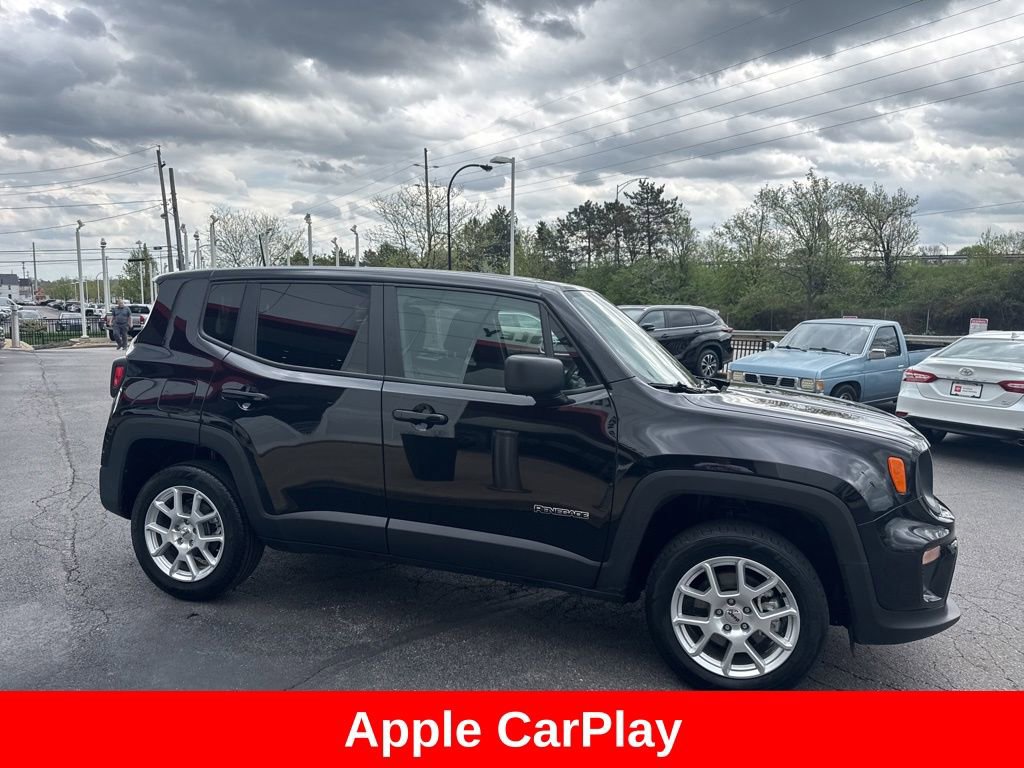 Used 2023 Jeep Renegade Latitude AWD/4WD image 8