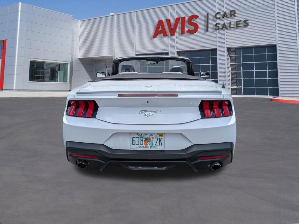 Used 2025 Ford Mustang Premium RWD image 9