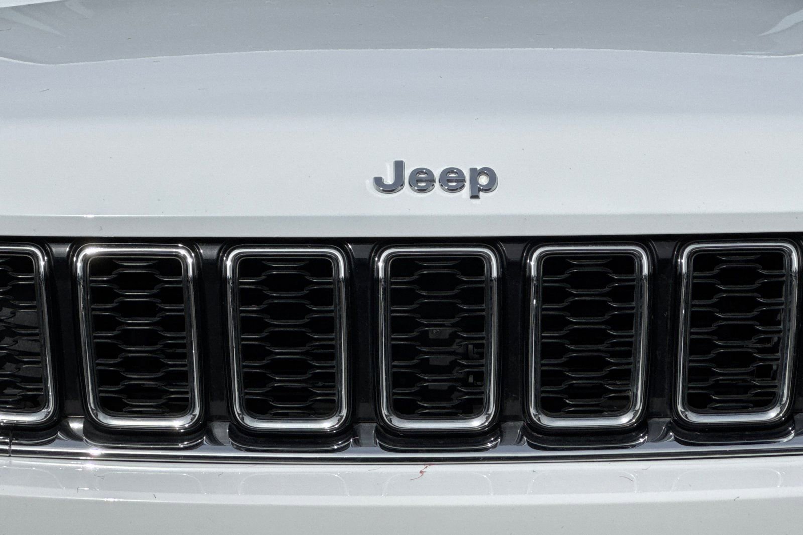 Used 2022 Jeep Grand Cherokee Limited image 44
