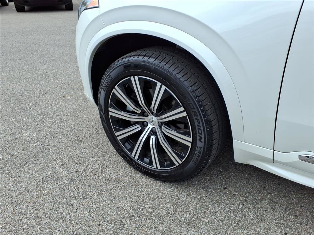 Certified 2025 Volvo XC90 B5 Core w/ Protection Package Premier AWD/4WD image 9