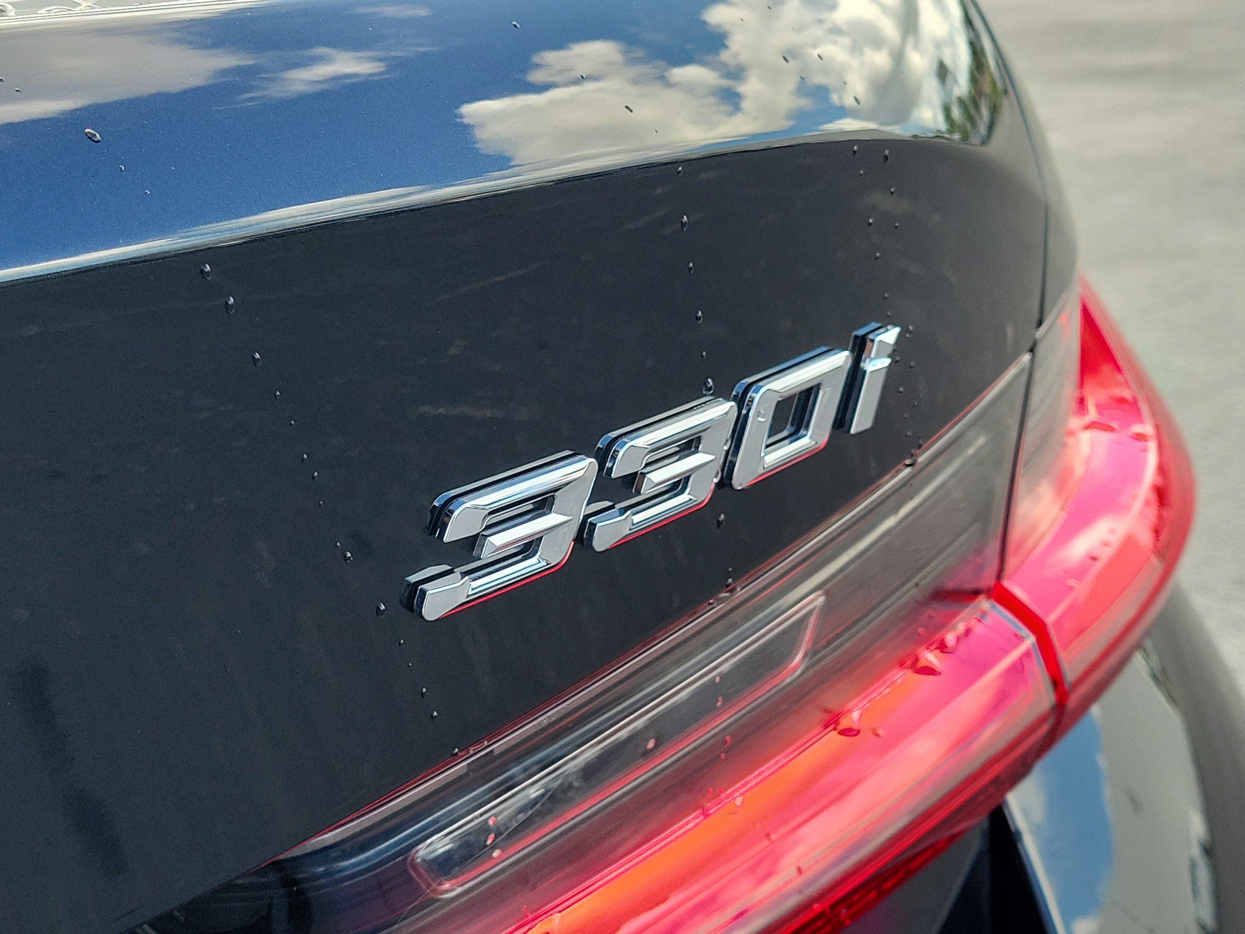 Used 2024 BMW 330i Sedan w/ Convenience Package RWD image 5