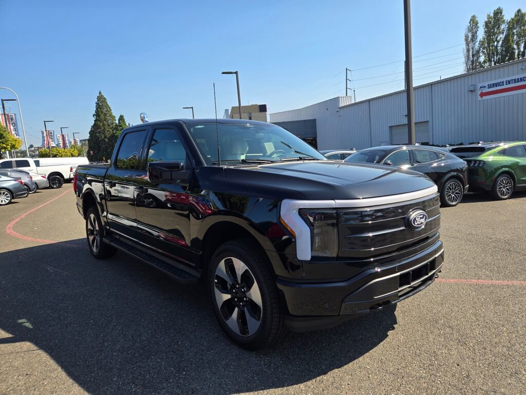 New 2025 Ford F150 Lightning Platinum AWD/4WD image 3