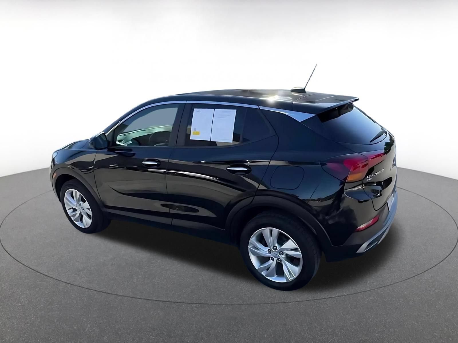 Used 2025 Buick Encore GX Preferred AWD/4WD image 10