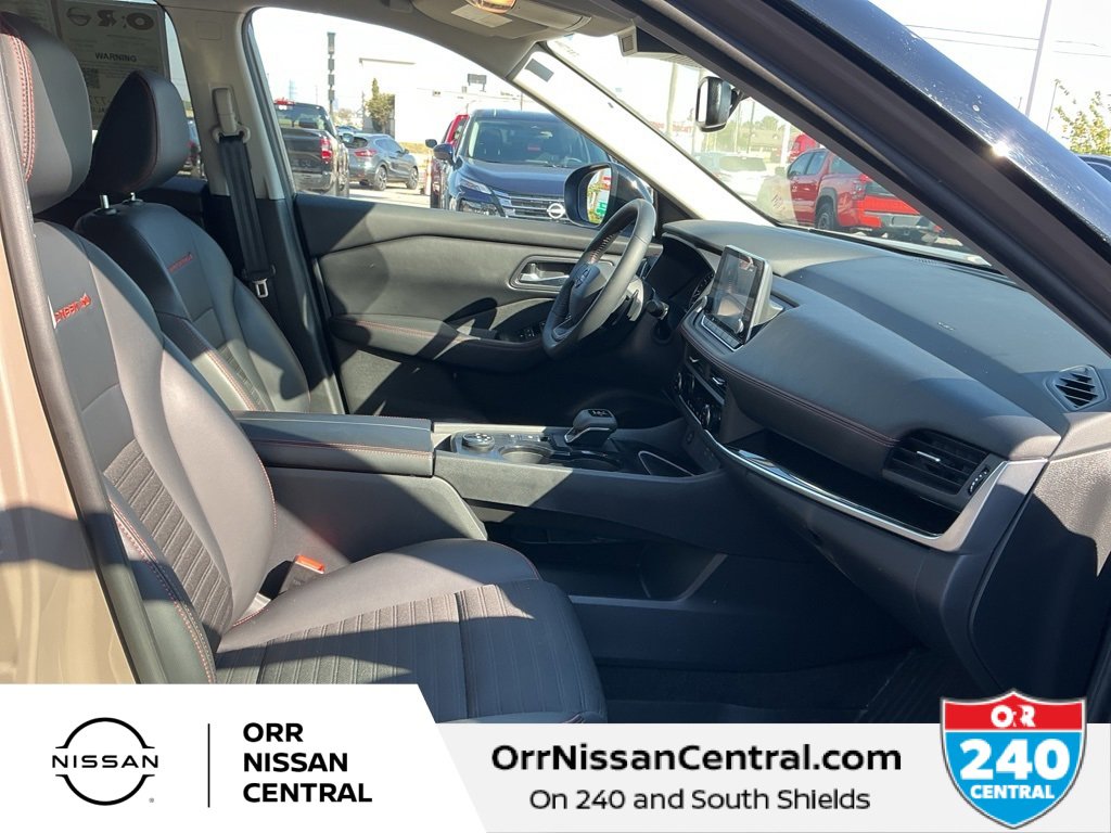 Used 2025 Nissan Rogue SV w/ Rock Creek Premium Package image 11