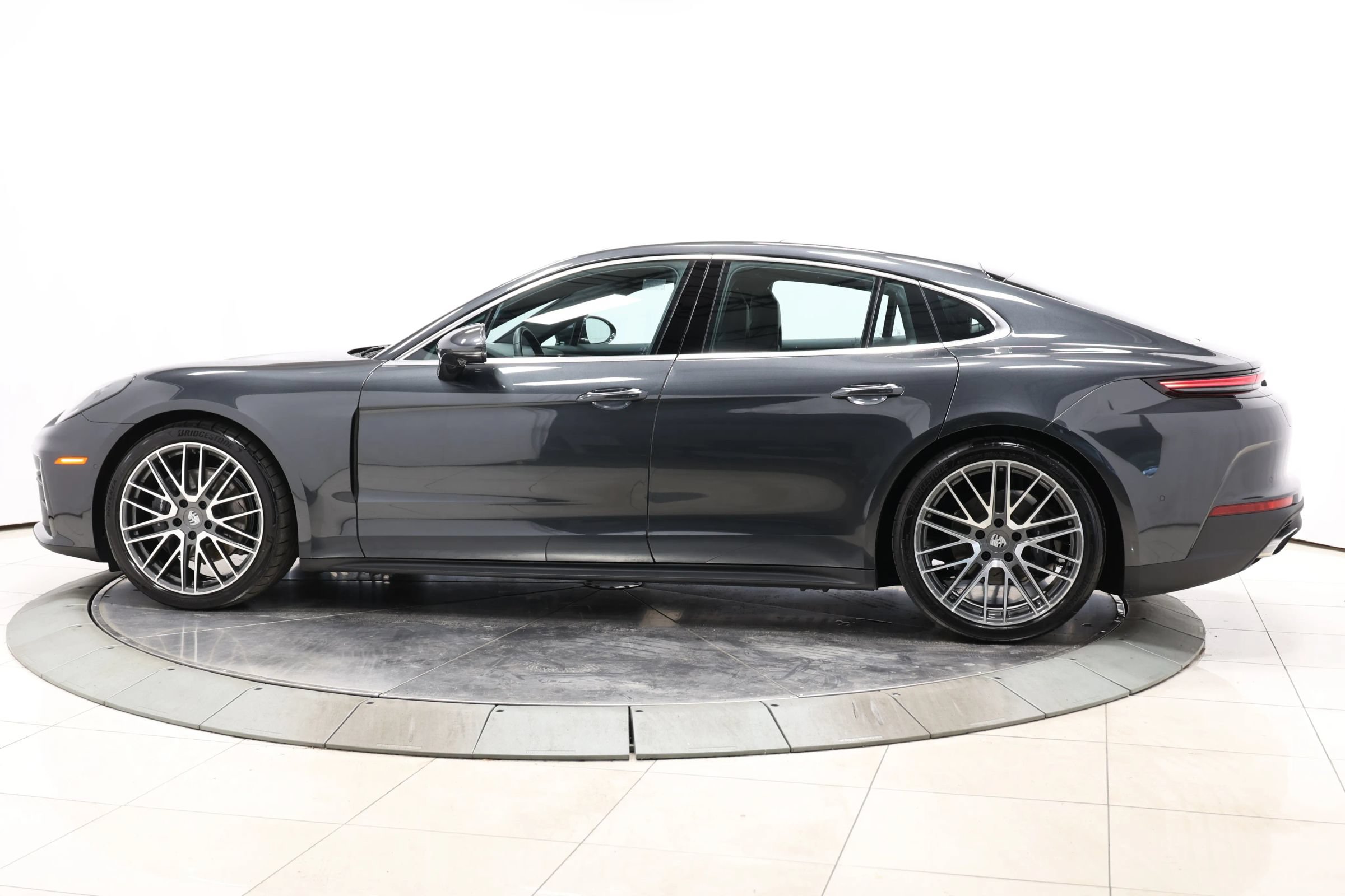 Used 2026 Porsche Panamera 4 w/ Premium Package AWD/4WD image 8