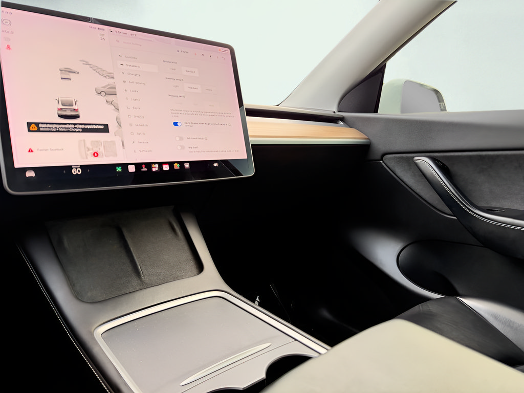 Used 2021 Tesla Model Y Long Range AWD/4WD image 46