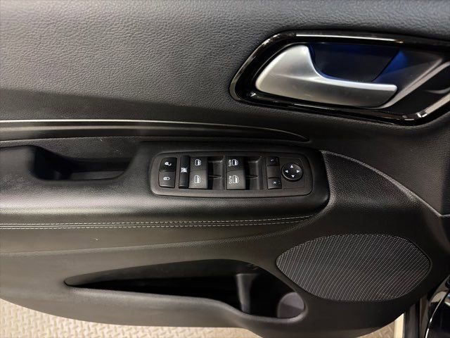 Used 2023 Dodge Durango AWD image 15