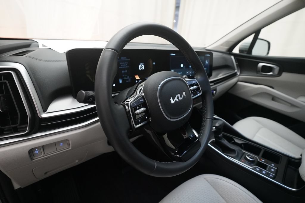 Used 2024 Kia Sorento S w/ Panoramic Sunroof Package AWD/4WD image 8