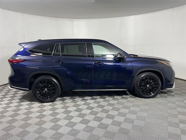 Used 2023 Toyota Highlander XSE AWD/4WD image 8