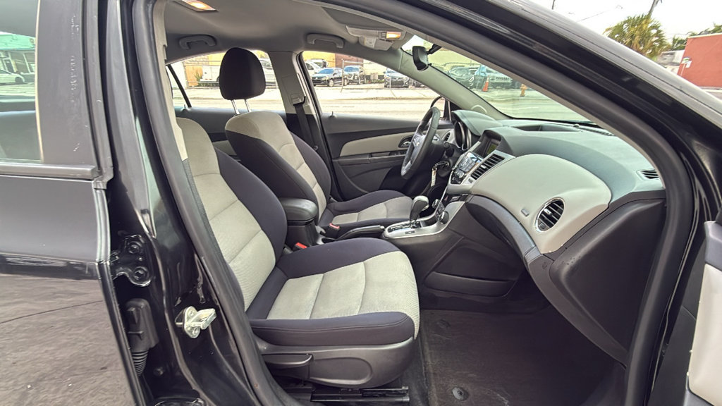 Used 2014 Chevrolet Cruze LS FWD image 37