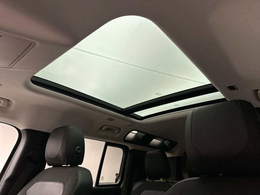 Used 2021 Land Rover Defender 110 S image 11