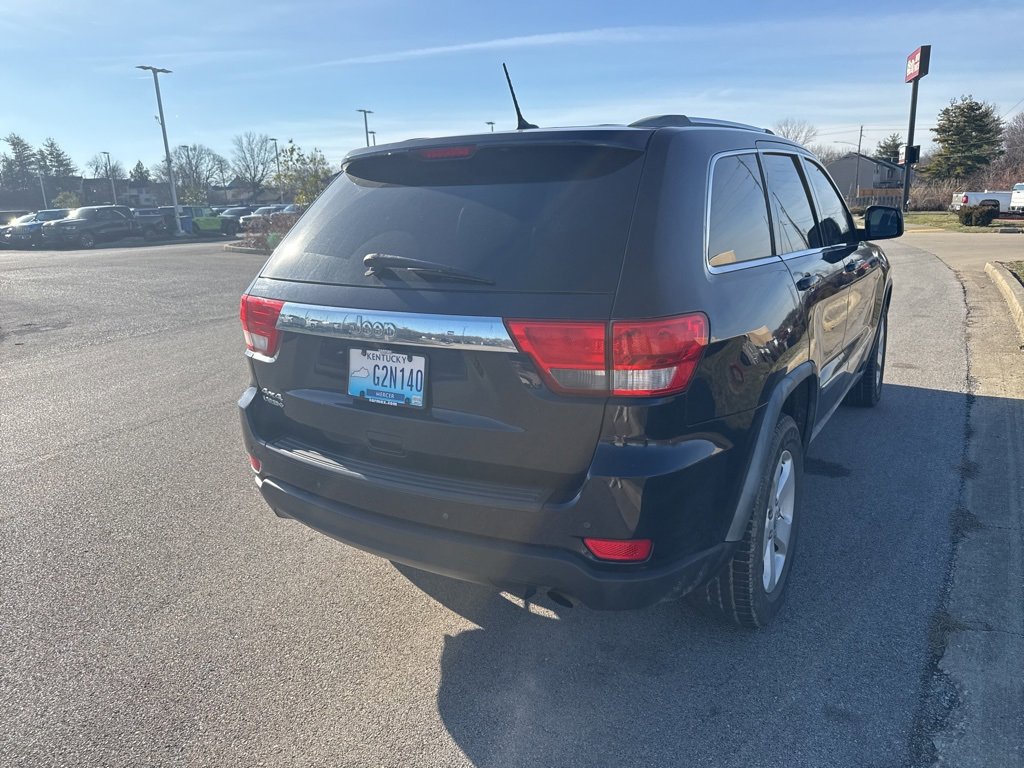 Used 2011 Jeep Grand Cherokee Laredo image 5