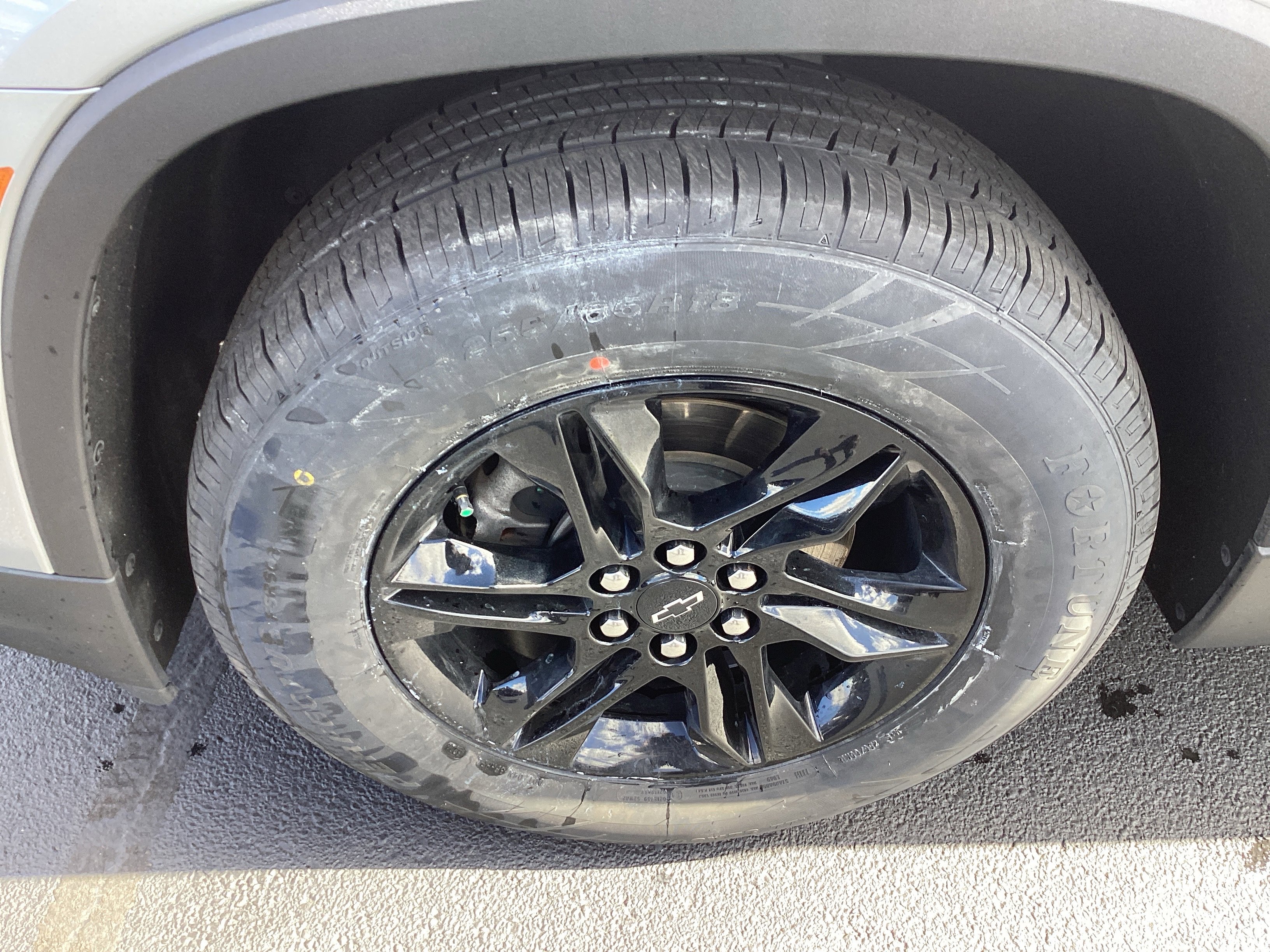 Used 2023 Chevrolet Traverse LT image 10