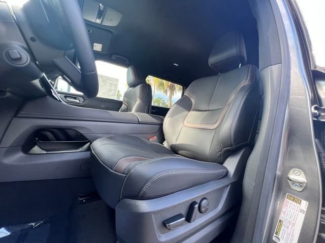 New 2025 Nissan Armada SL w/ Captain's Chari Seat Package image 15