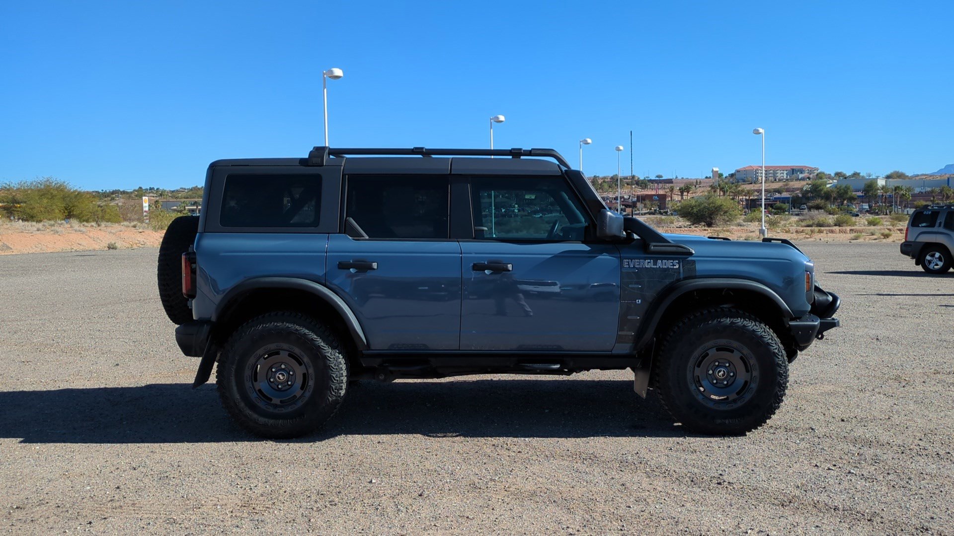Used 2024 Ford Bronco Everglades image 2