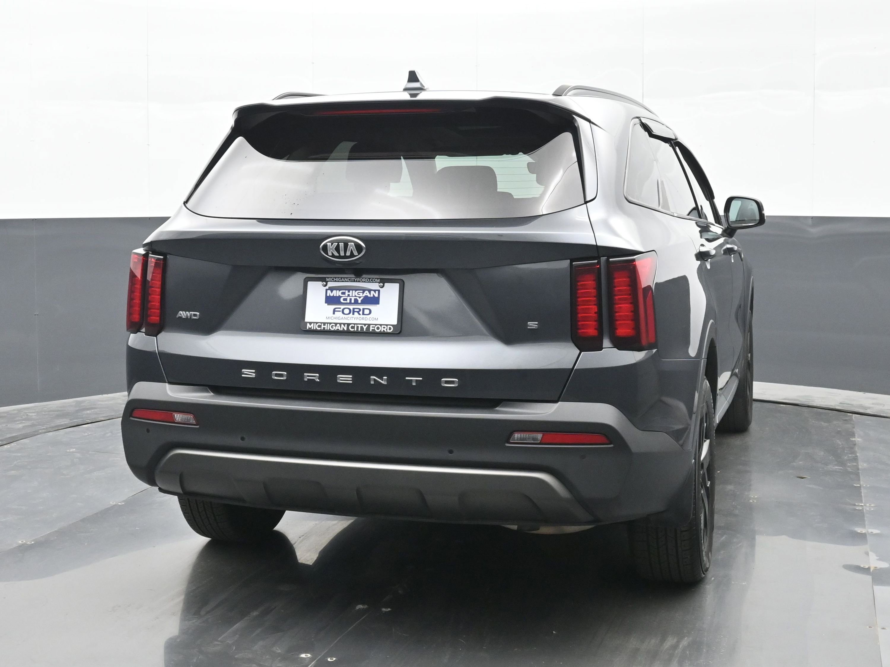 Used 2021 Kia Sorento S w/ Panoramic Sunroof Package AWD/4WD image 3