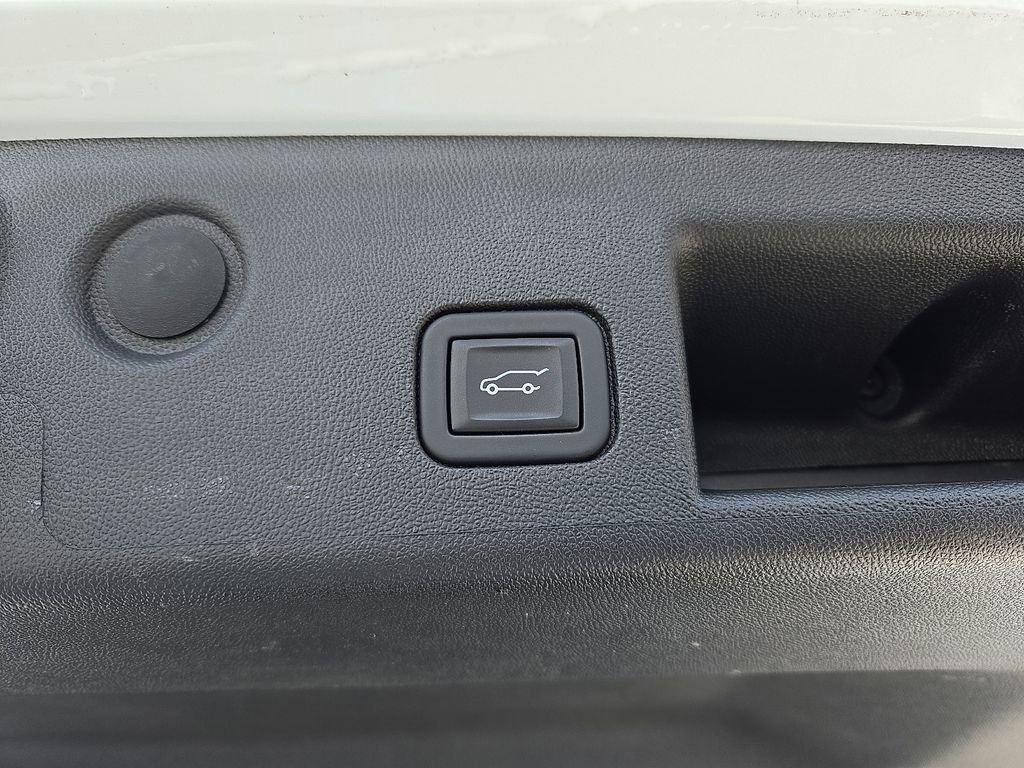 Used 2023 Chevrolet Equinox LT image 35