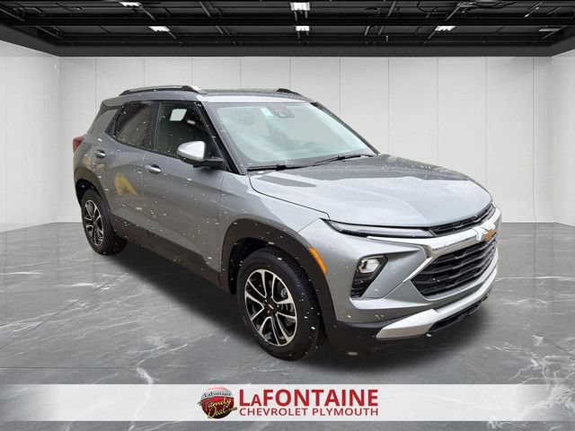 Used 2025 Chevrolet TrailBlazer LT FWD image 2